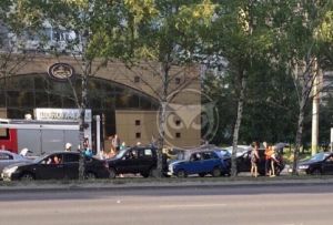 В пензенском микрорайоне Арбеково паровозиком столкнулись четыре авто