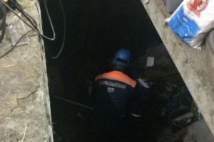 Пензенец провалился в погреб, из которого не смог выбраться