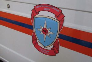 В Пензе спасатели помогли мужчине, зажатому в автомобиле