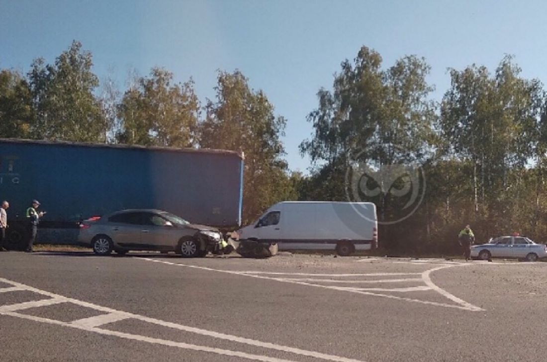 «Сработали подушки безопасности». На федеральной трассе в Пензенской области легковушка попала в ДТП