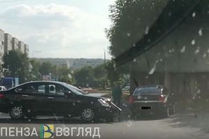 В результате ДТП в пензенском Арбекове жестко столкнулись две иномарки