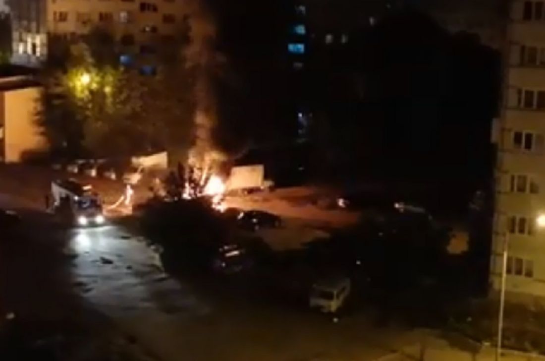 Появилось видео охваченной огнем контейнерной площадки в Пензе