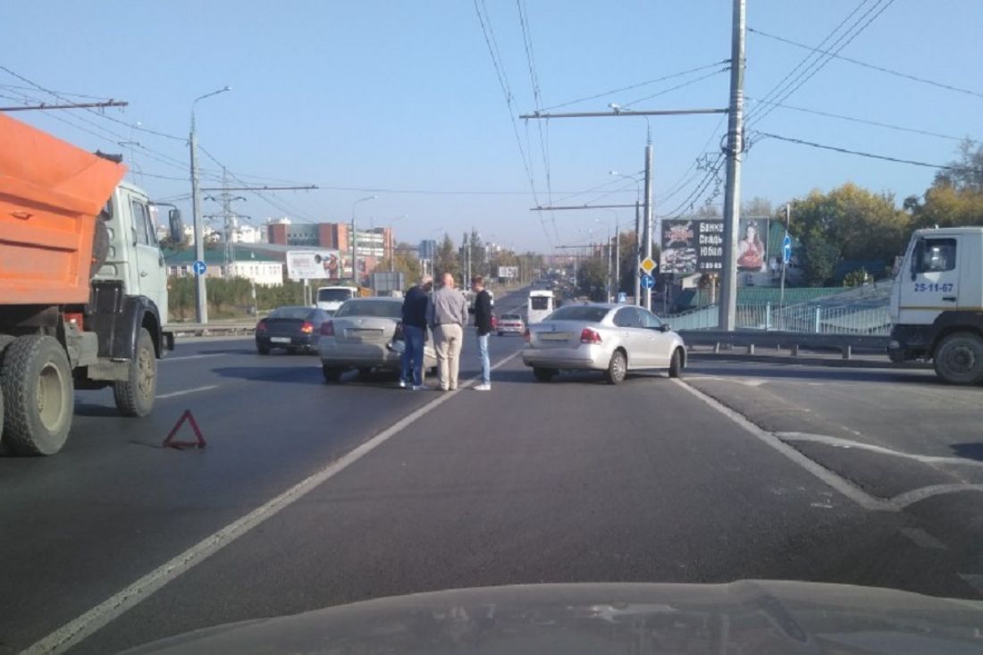 Терновское ДТП с двумя иномарками затруднило движение в центр Пензы