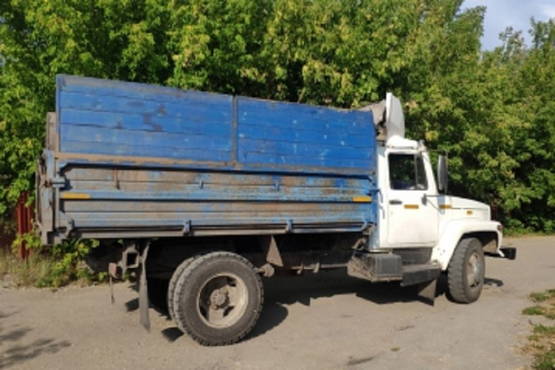 Житель Пензенской области погиб после падения с самосвала