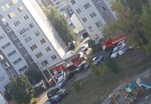 Из задымленной квартиры в Пензе спасли женщину