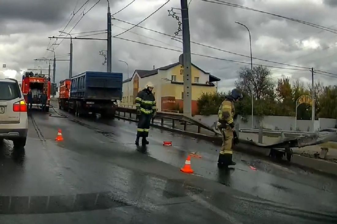 Пенза происшествия сегодня. Бауманский мост Пенза. Бауманский путепровод Пенза. Авария на улице Баумана Пенза.