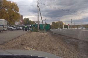 Появились подробности аварии с опрокинувшимся «КамАЗом» в Пензе