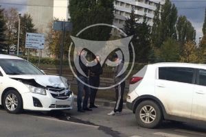 На улице 8 Марта в Пензе иномарка жестко врезалась в кроссовер