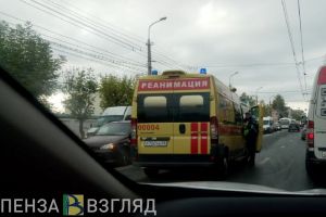 На месте реанимация. На улице Кирова в Пензе произошла авария