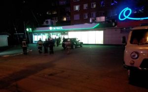 В отделение банка на проспекте Победы в Пензе вызвали пожарных. Видео