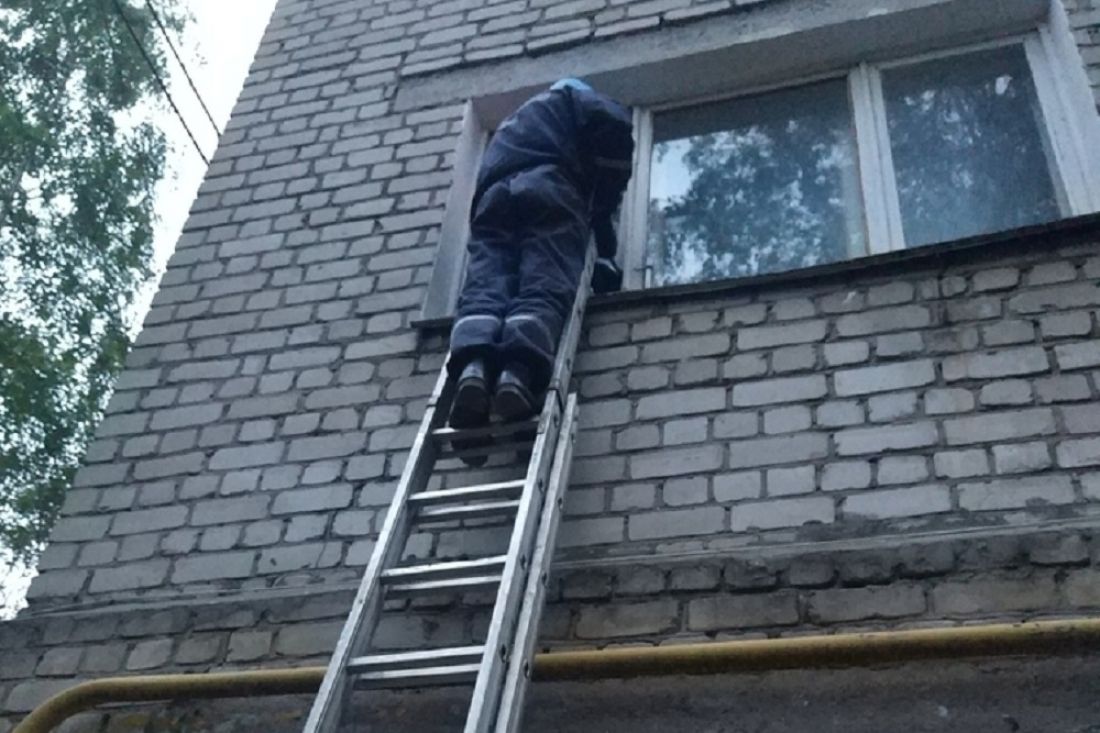 В Пензе спасатели помогли женщине-инвалиду, запертой в квартире