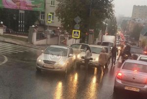 В центре Пензы авария усугубила огромную пробку