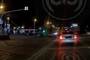 На видео попал момент жесткого ДТП возле ТЦ «Суворовский» в Пензе