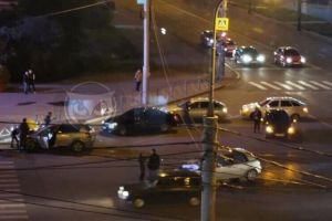 Вечером на перекрестке в центре Пензы произошла жесткая авария