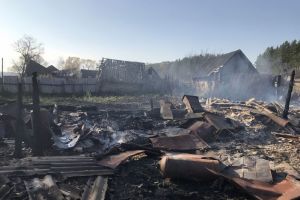 Опубликованы фото сгоревшего дома в Городищенском районе, где нашли тело мужчины