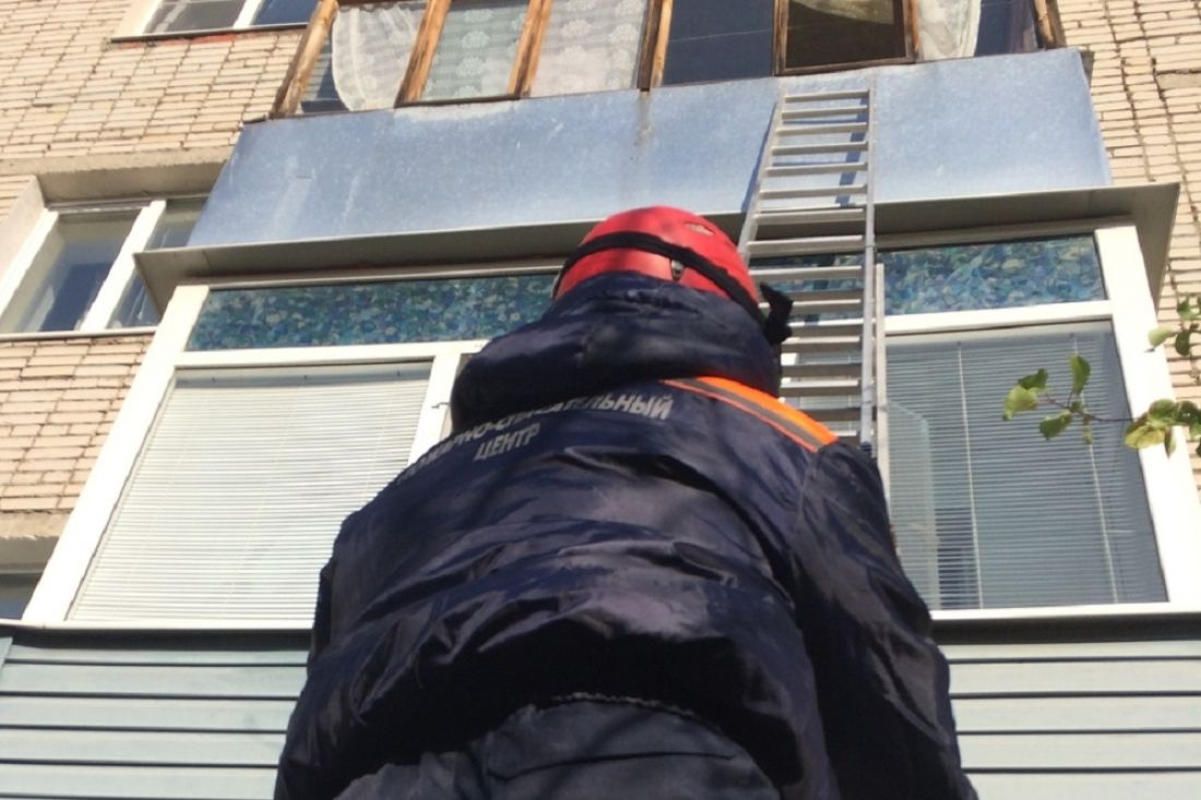 В Пензе спасатели помогли запертой в квартире пожилой женщине