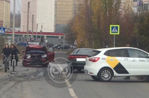 В Пензе случилось жесткое ДТП с участием «Яндекс. Такси». Фото