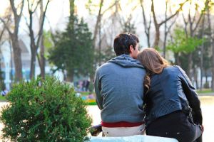 Во время прогулки в Пензе на парочку напал неизвестный