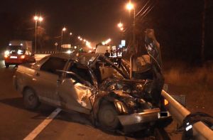 Появилось видео с места смертельного столкновения ВАЗа и грузовика в Пензе
