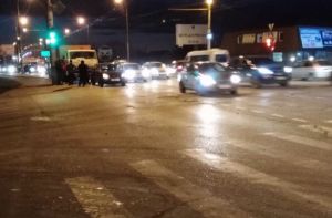 На Сурском мосту в Пензе грузовик врезался в легковушку
