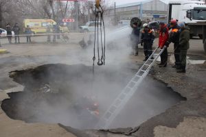 Появилось видео, как МЧС работает на месте трагедии на улице Аустрина в Пензе
