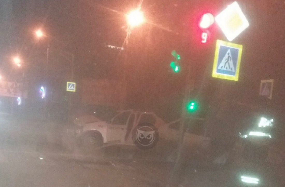 Ночью на Южной поляне в Пензе случилось жесткое ДТП. Фото