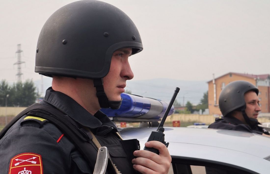 В Пензе неадекватный парень выбежал на дорогу и преградил дорогу автомобилистке