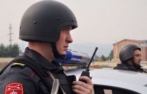 В Пензе неадекватный парень выбежал на дорогу и преградил дорогу автомобилистке
