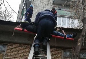 В Пензе с балкона пятого этажа упал мужчина