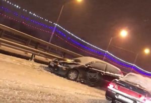 На Арбековском путепроводе в Пензе столкнулись автомобили. Видео
