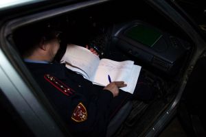 В женщину в Пензенской области бросили осколком стекла