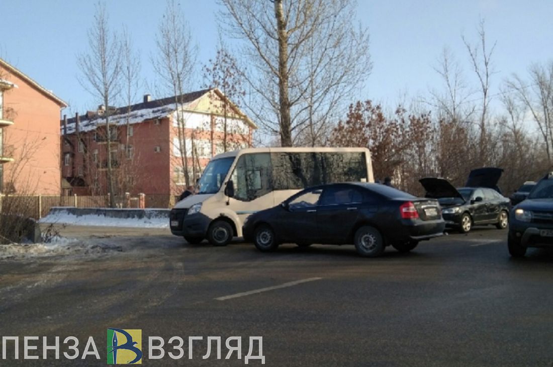 На улице Измайлова в Пензе произошло массовое ДТП
