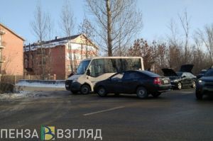 На улице Измайлова в Пензе произошло массовое ДТП