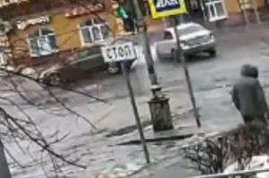 Опубликовано видео с места аварии с пострадавшими в центре Пензы