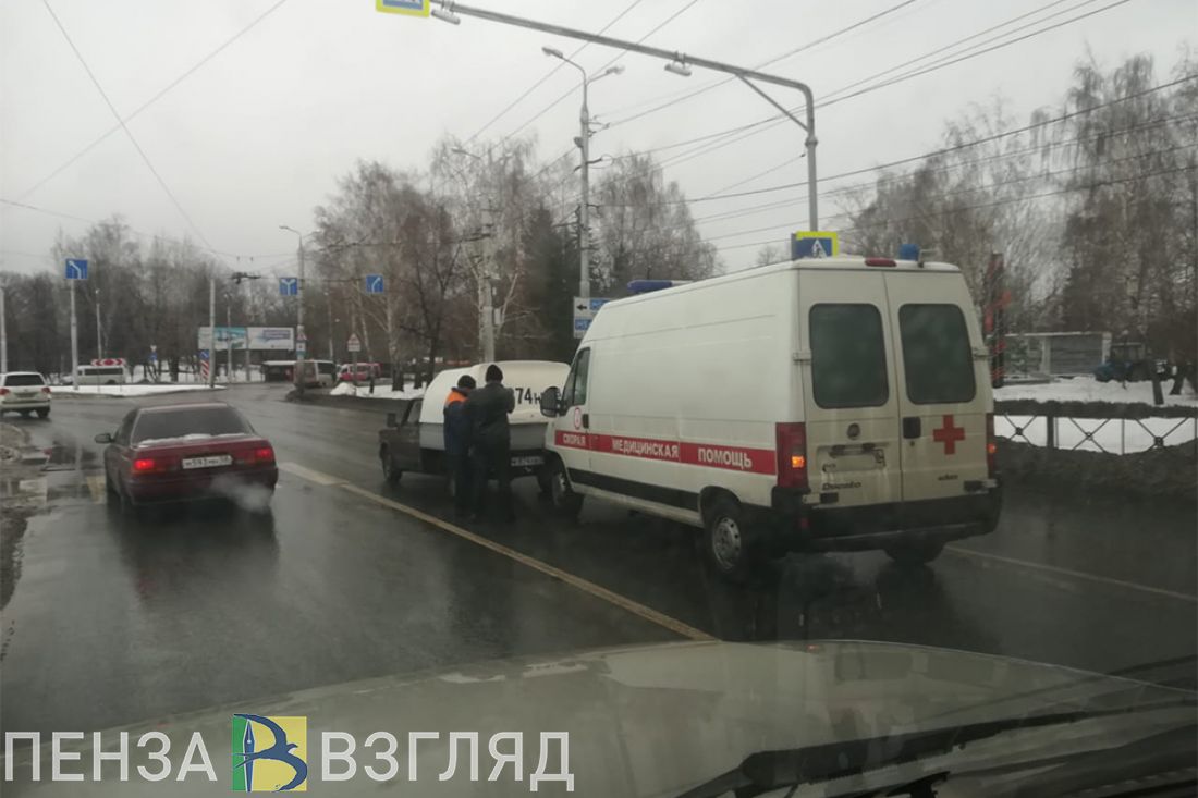 В Пензе «скорая» врезалась в «пирожок»