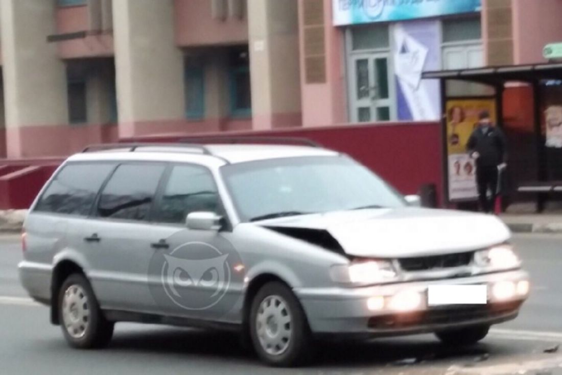 Два авто в Пензе устроили аварию на пешеходном переходе