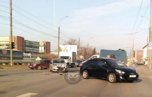 В пензенской Терновке из-за жесткой аварии образуется пробка