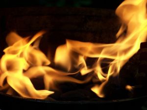 В ночном пожаре под Пензой пострадал мужчина