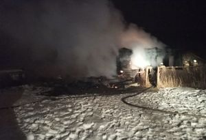 Опубликованы фотографии с места пожара в Пензенской области, где погибли трое