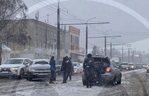 В пензенской Терновке из-за аварии образовалась большая «пробка»