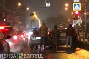 Из-за аварии на улице Пушкина в Пензе образовалась пробка. Видео