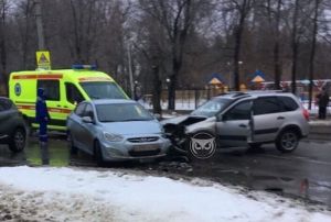К месту аварии в Заводском районе Пензы приехала «скорая»