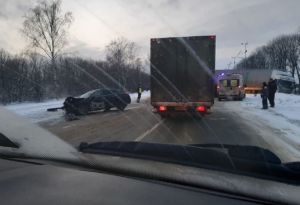 «Жестко!» В Пензенской области фура слетела в кювет после столкновения с легковушкой