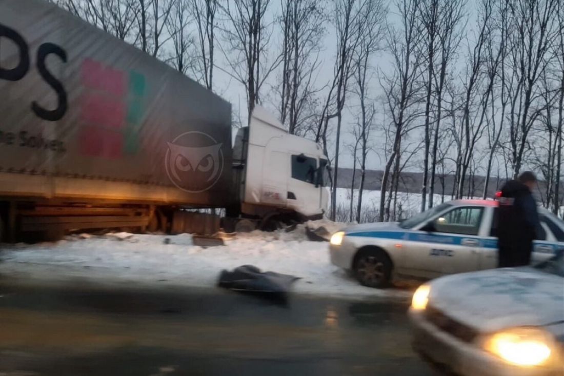 Из-за жесткого ДТП на трассе М-5 в Пензенской области ограничено движение