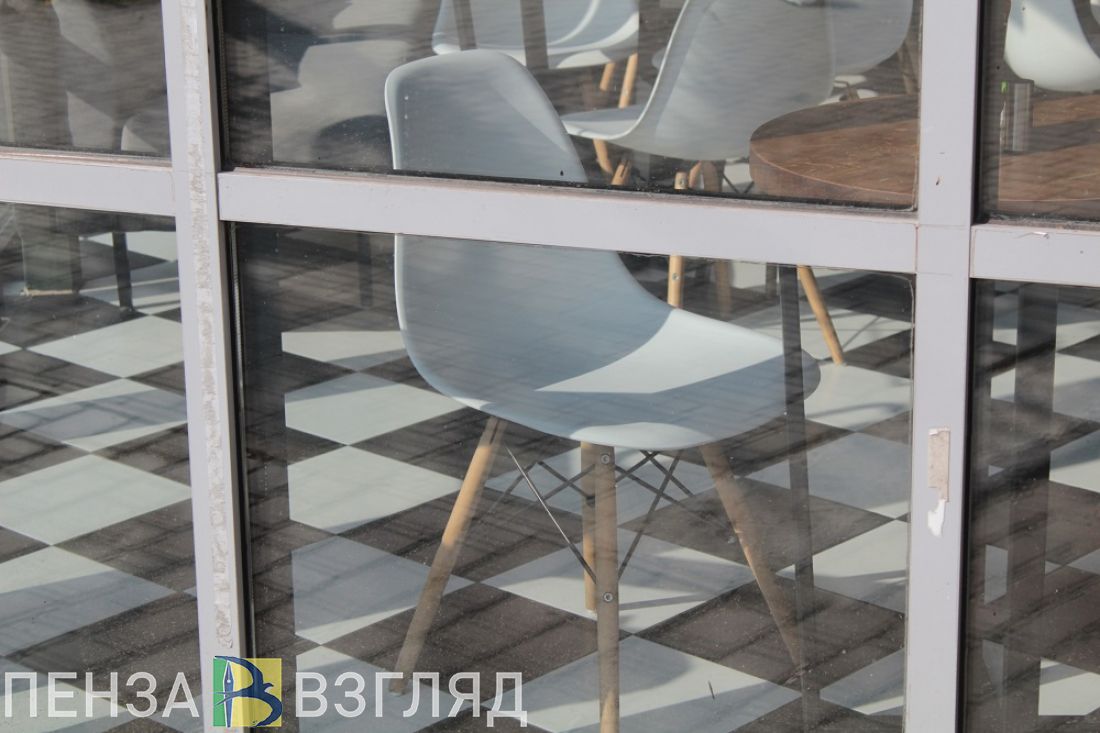 25-летнюю пензячку в баре оставили без одежды