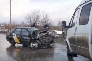 В пензенской Терновке в результате ДТП разворотило «Яндекс.Такси»