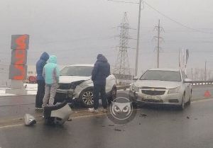 На улице Аустрина в Пензе в аварию попали две иномарки
