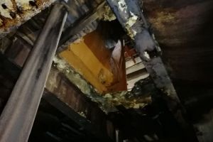 В Пензенской области уборщица мыла пол и упала с 8-метровой высоты