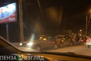 В пензенском микрорайоне Терновка столкнулись четыре авто
