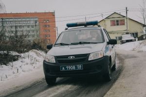 Пензенец увидел из окна, как четверо сливали бензин из чужих машин
